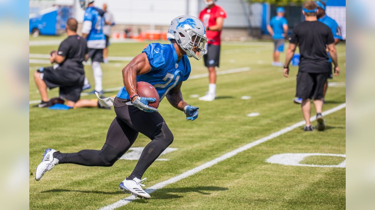 Detroit Lions' Darius Slay tweaks jersey