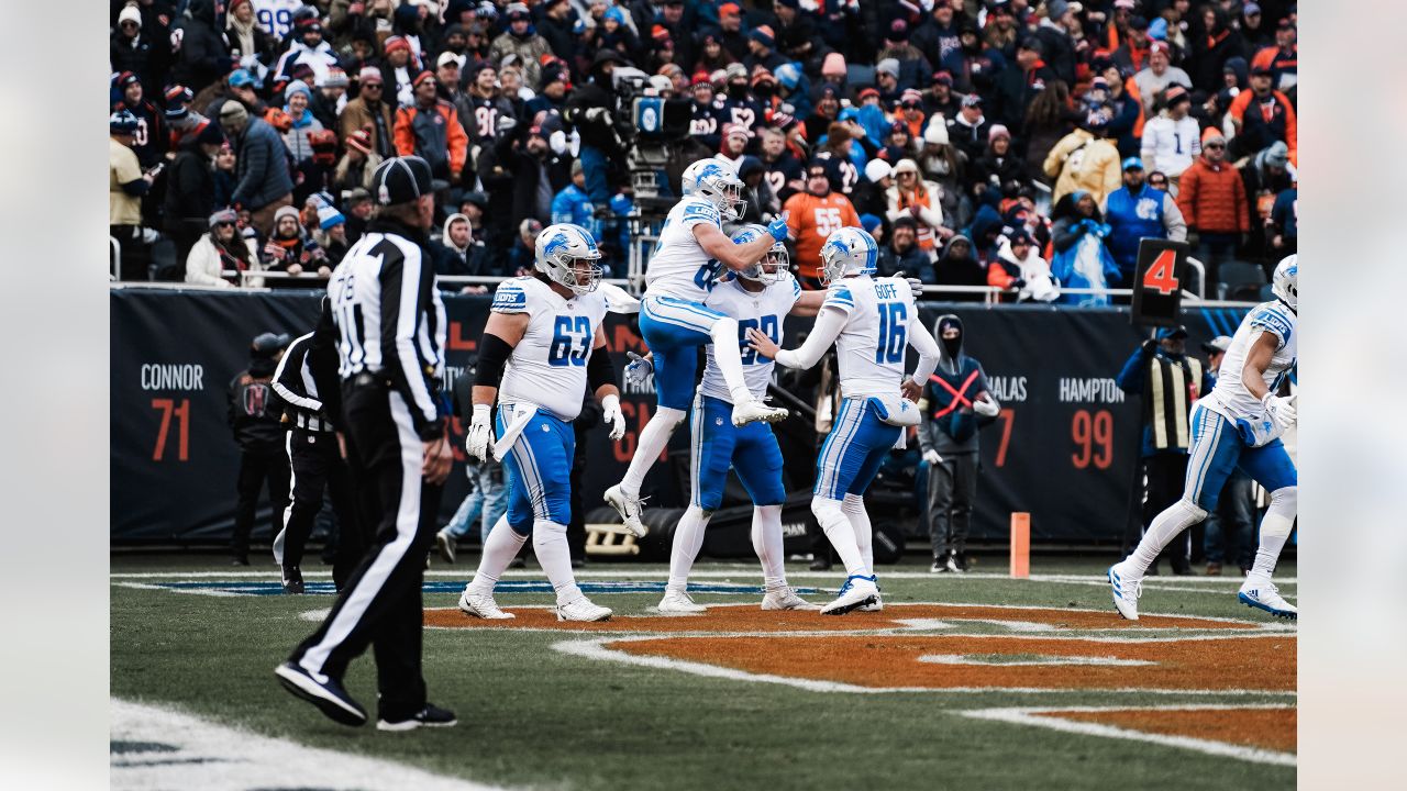 Detroit Lions tight end Brock Wright (89) runs during the first half of an  NFL football