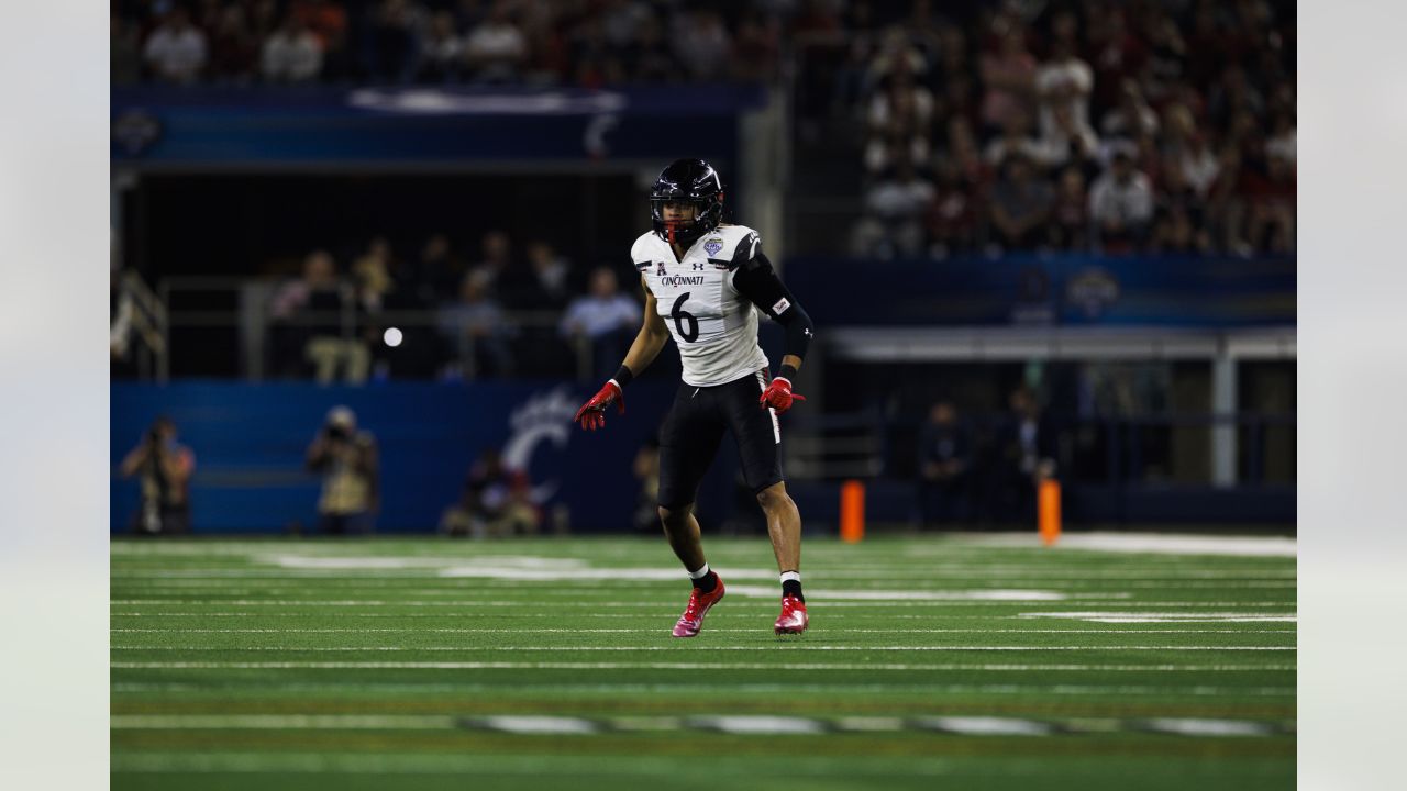 Watch: Alec Pierce Makes Nice Catch; Sauce Gardner, Myjai Sanders Arrive at Training  Camp - All Bearcats