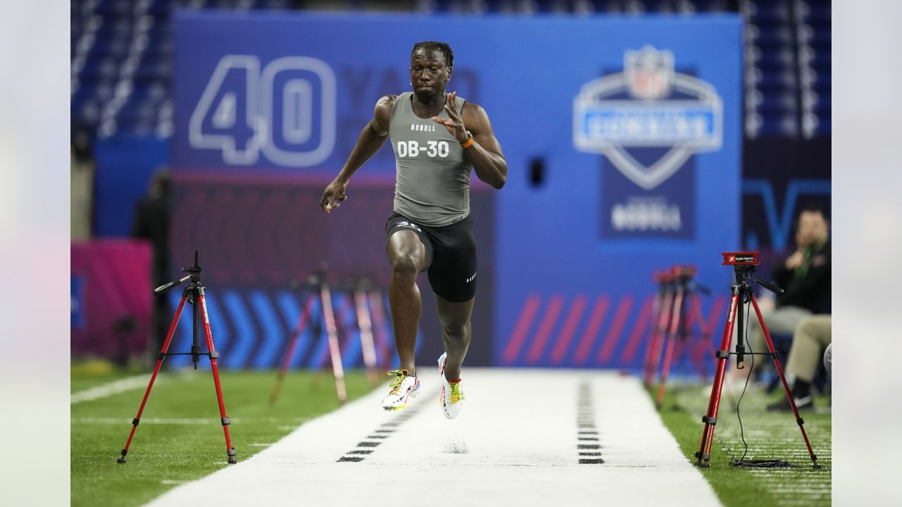 Max Duggan runs the 40-yard dash at the 2023 NFL Scouting Combine 