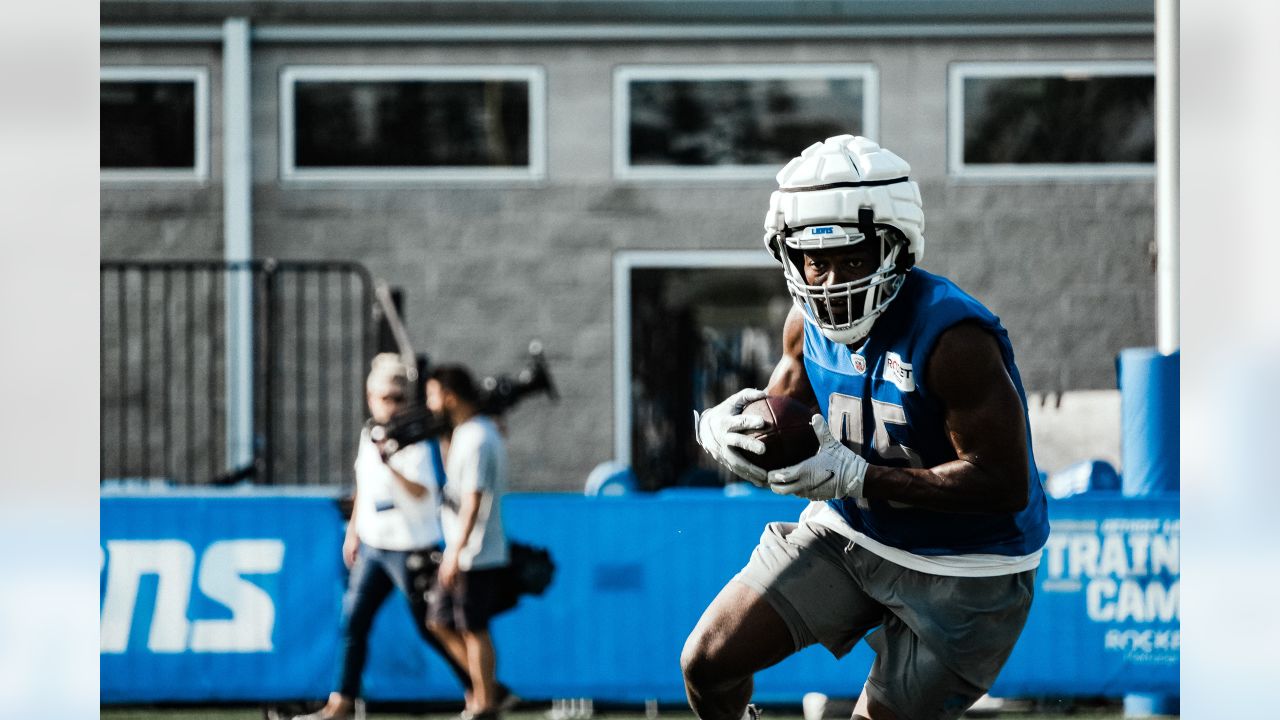 Amon-Ra St. Brown returns to Lions practice, Taylor Decker ramps up  activity 