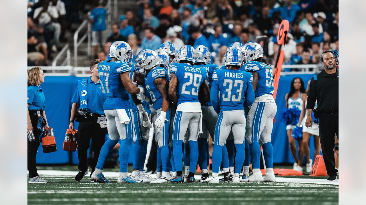 Detroit Lions linebacker James Houston runs a drill during an NFL