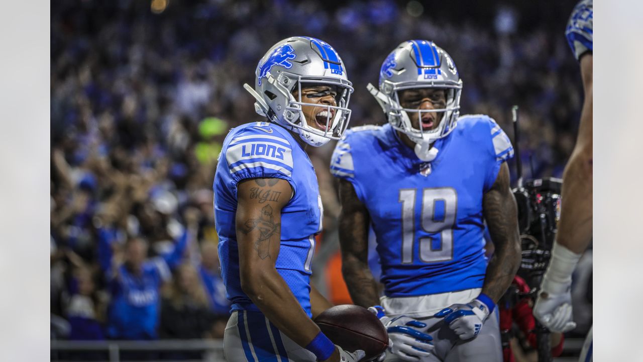 Detroit Lions' Darius Slay gets Aaron Rodgers' jersey: 'It touched me'