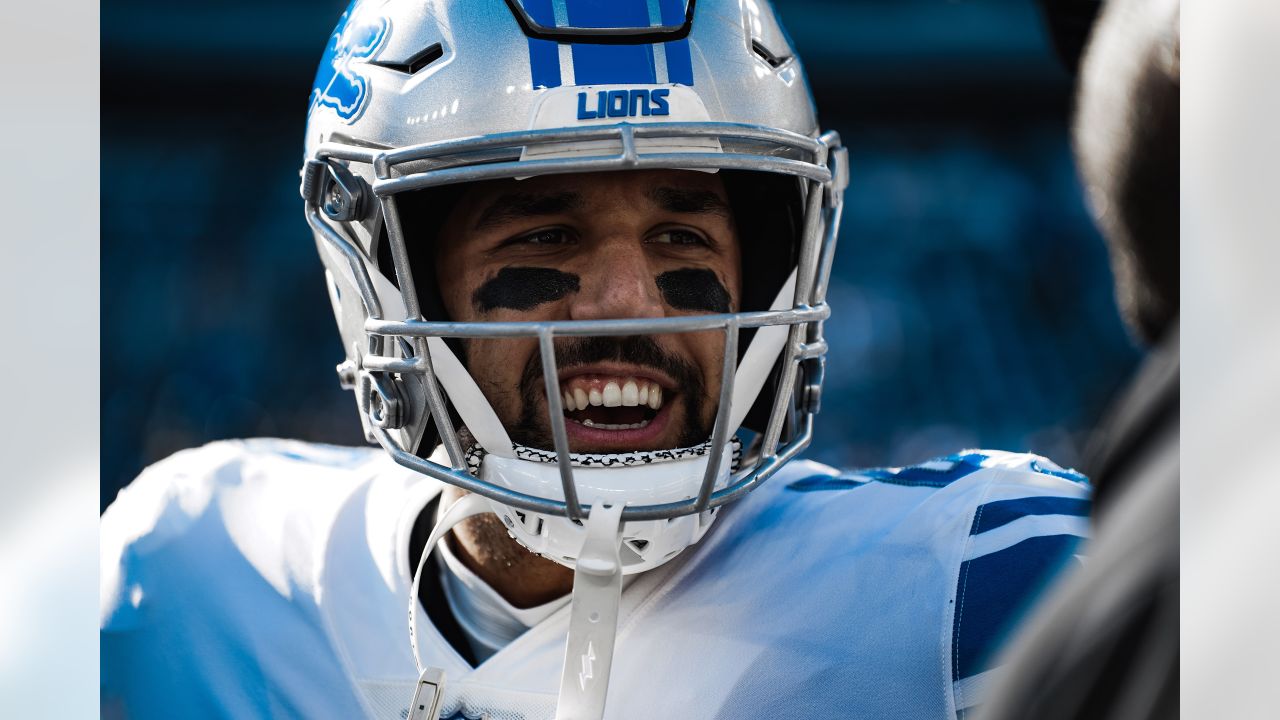 EAST RUTHERFORD, NJ - DECEMBER 18: Detroit Lions defensive end