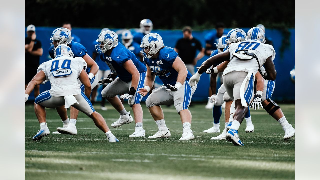 Detroit Lions OL Considered Retirement During 2022 Season on IR