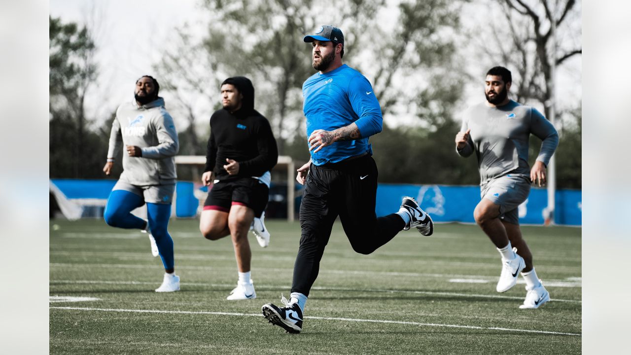 Mens Official Detroit Lions Training Jogging Outfit