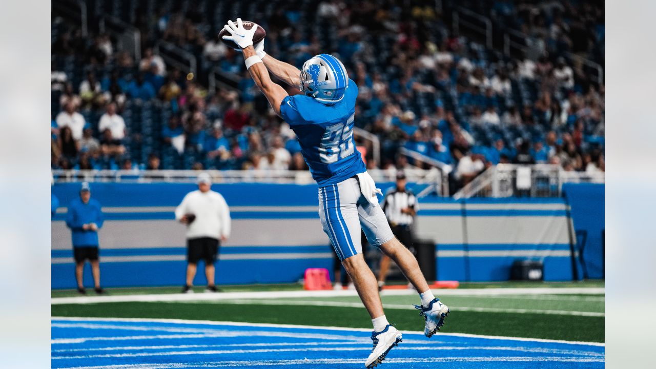 Lions' Mike Ford Shows Off Impressive Jump During Workout