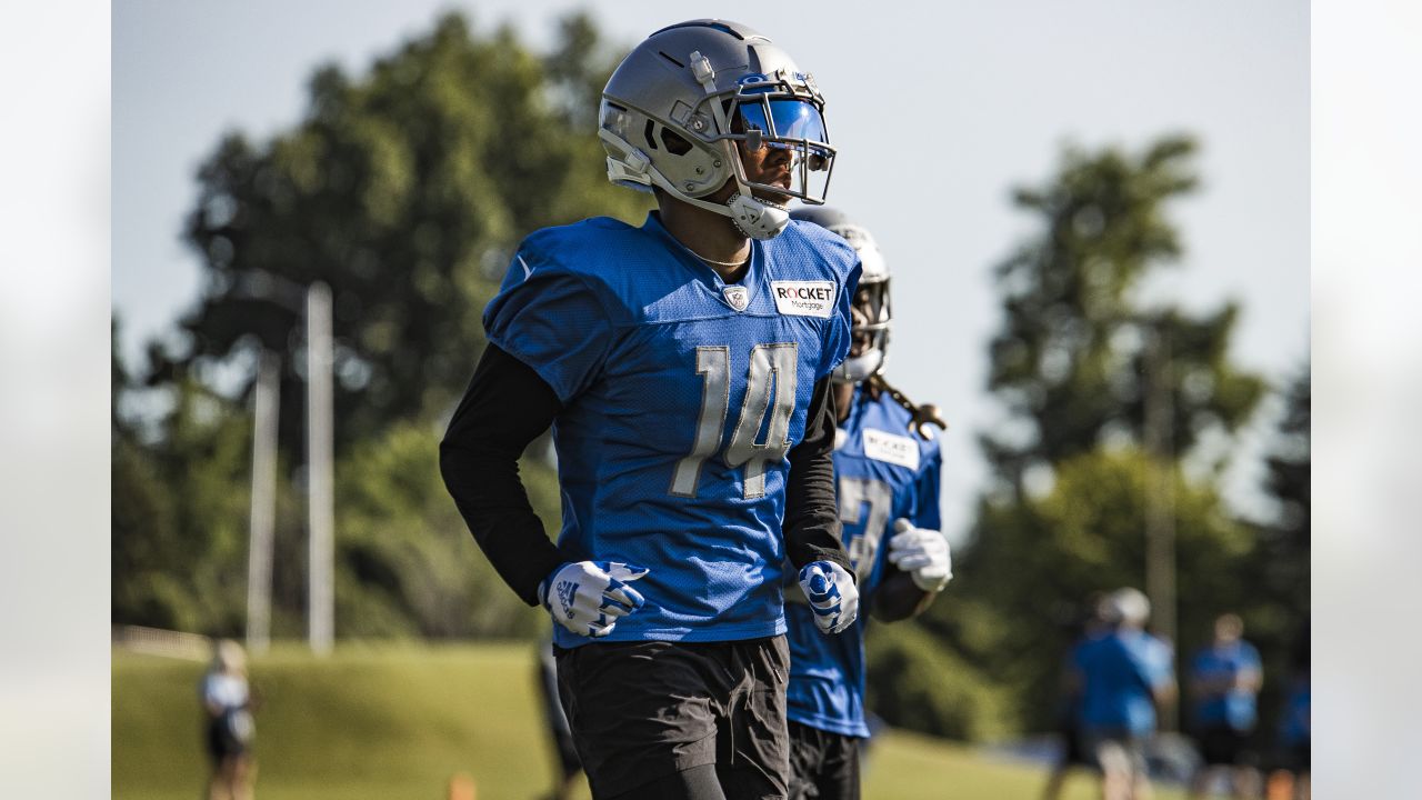 Day 5 Detroit Lions Training Camp: Hutchinson and Sewell Face Off in First  Day with Pads! 