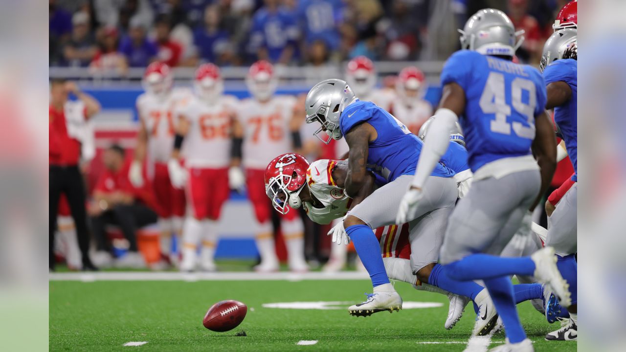 Detroit Lions running back J.D. McKissic (41) cannot catch a pass