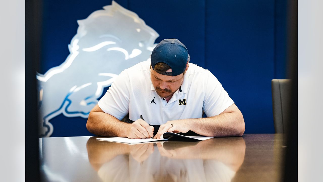 Keegan-Michael Key announces the Detroit Lions 46th pick during the 2022  NFL Draft on Friday, April 29, 2022, in Las Vegas. (AP Photo/Doug Benc  Stock Photo - Alamy