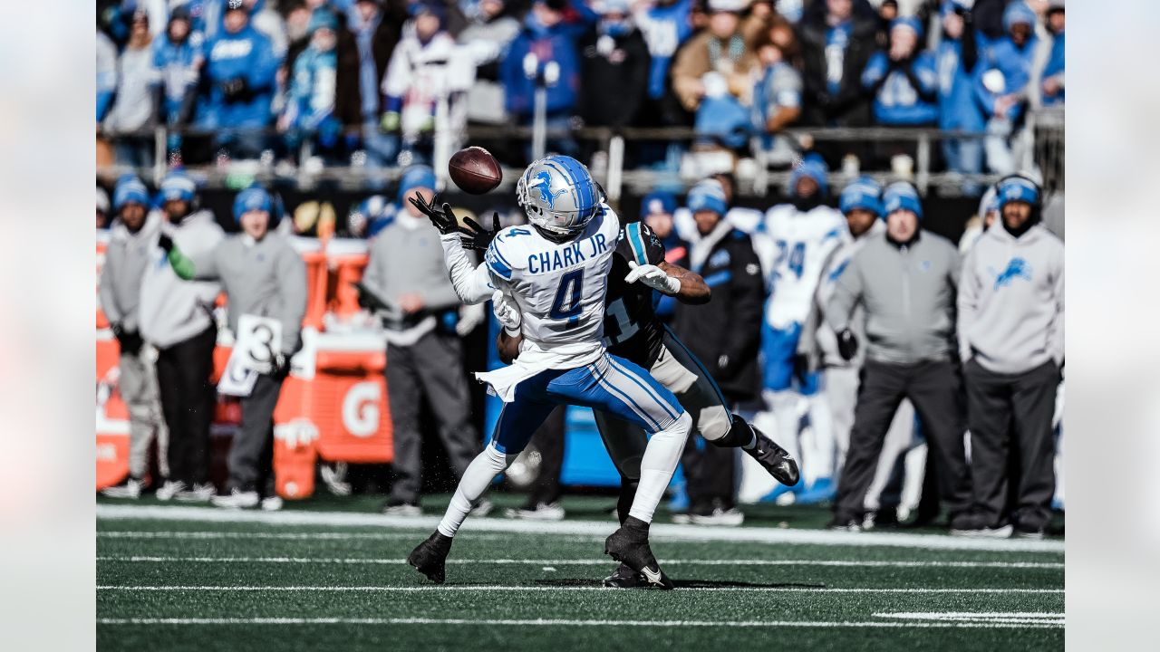 CHARLOTTE, NC - DECEMBER 24: Detroit Lions quarterback Jared Goff (16)  during an NFL football game between the Detroit Lions and the Carolina  Panthers on December 24, 2022, at Bank of America