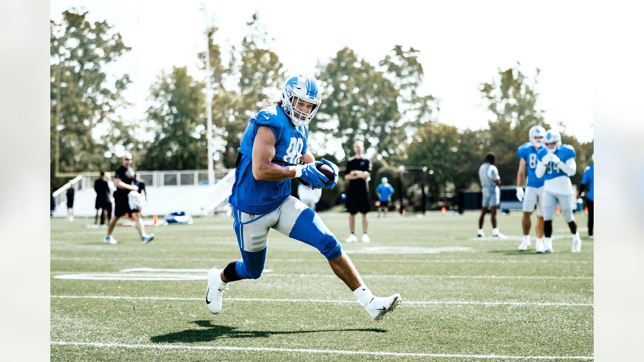 Detroit Lions on X: .@aidanhutch97 became the #Lions' fourth rookie  defensive lineman to record an interception  / X