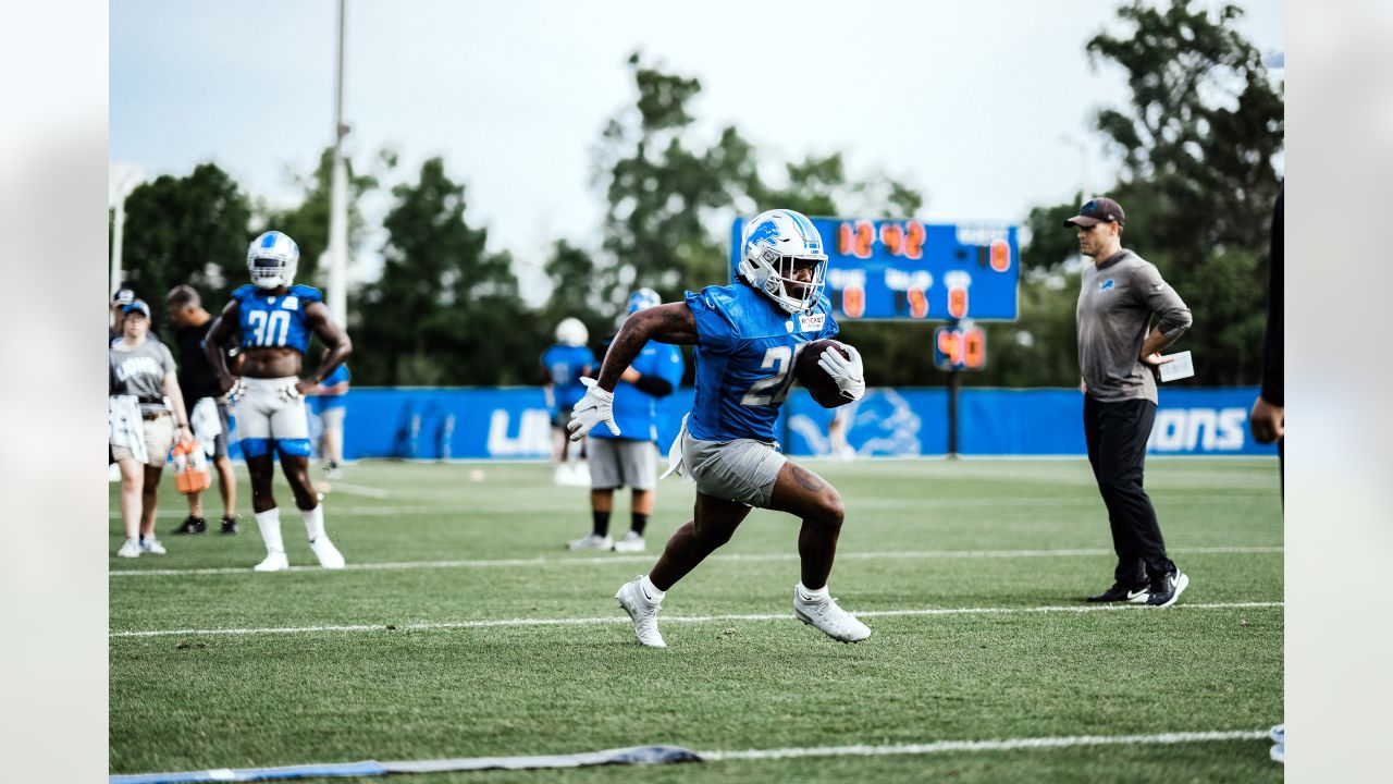 ALLEN PARK, MI - AUGUST 03: Detroit Lions LB James Houston (59) in action  during Lions training camp on August 3, 2022 at Detroit Lions Training Camp  in Allen Park, MI (Photo