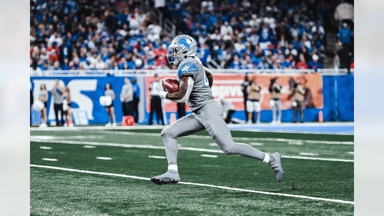 DETROIT, MI - NOVEMBER 24: Detroit Lions Running Back (42) Justin