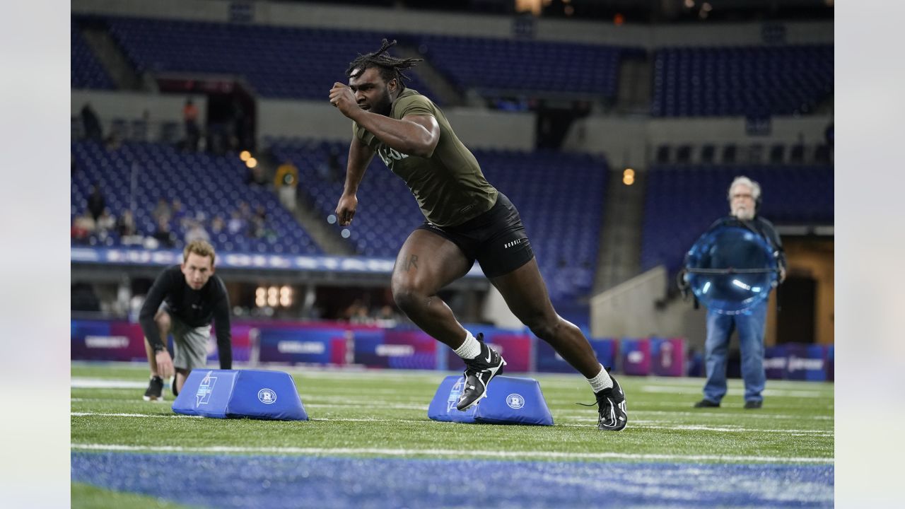 AJ Dillon runs unofficial 4.53 second 40-yard dash