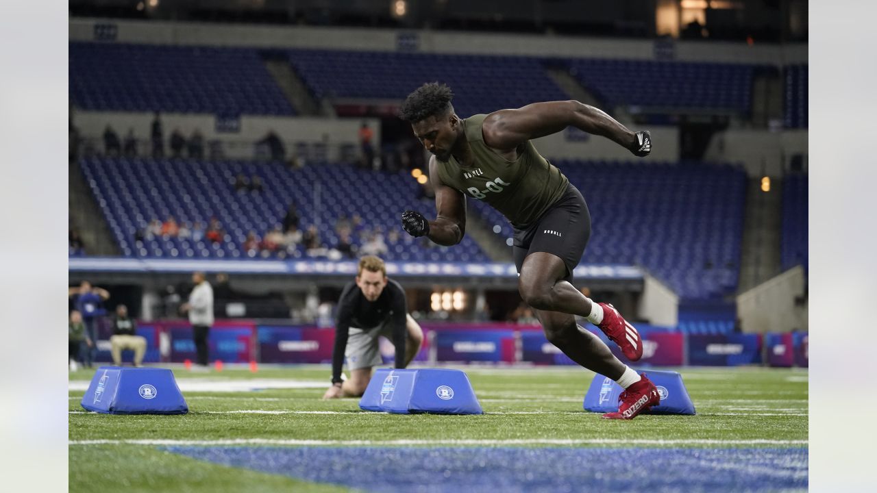 Linebackers Run the 40-Yard Dash at 2022 NFL Combine 