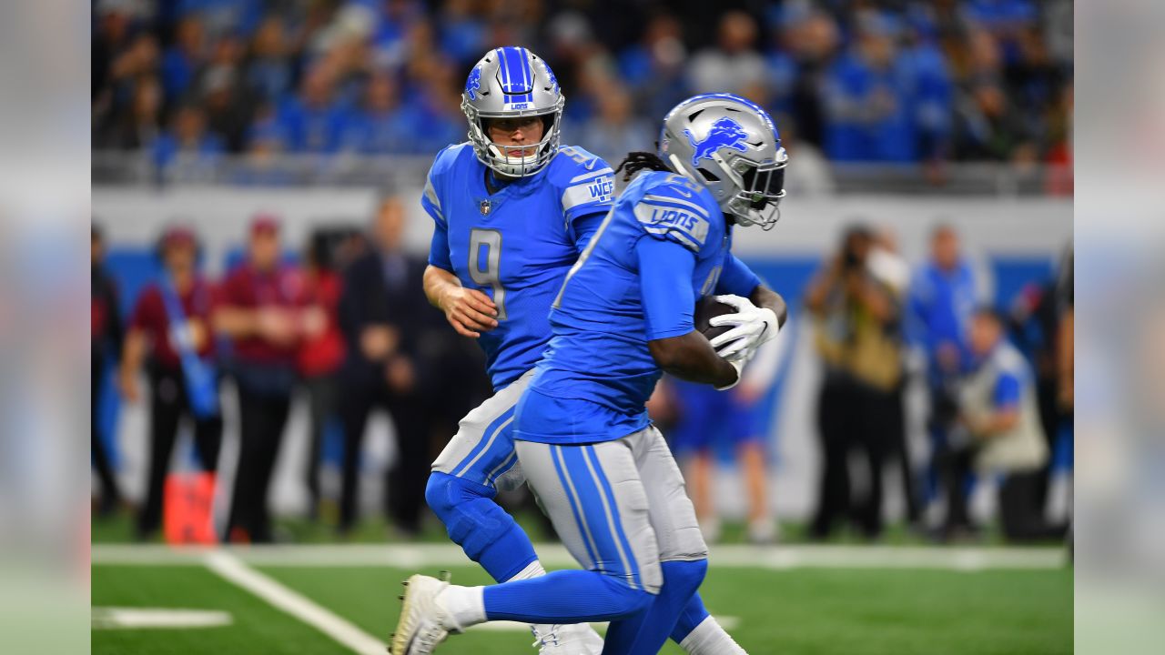 Detroit Lions running back LeGarrette Blount (29) and quarterback