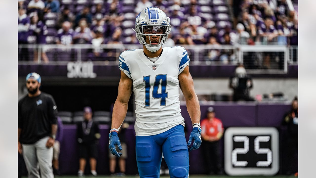 Minnesota Vikings quarterback Kirk Cousins dots Detroit Lions wide receiver  Amon-Ra St. Brown for game-tying TD in first half of final flag football  game