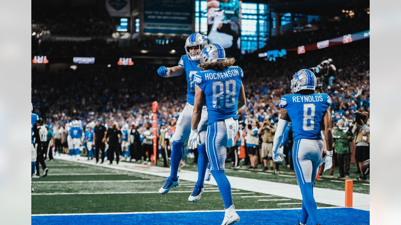 Detroit Lions tight end T.J. Hockenson (88) runs the ball against the  Seattle Seahawks during an NFL football game, Sunday, Oct. 2, 2022, in  Detroit. (AP Photo/Rick Osentoski Stock Photo - Alamy