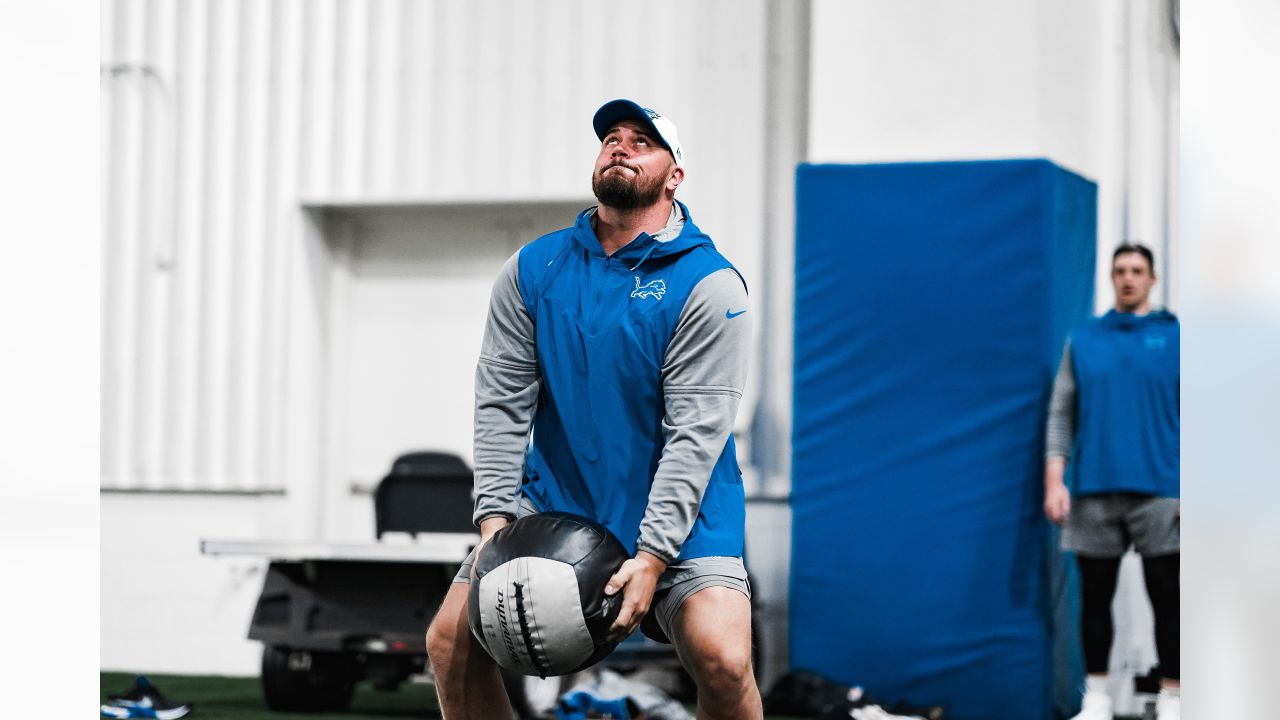 NFL free agency: Detroit Lions re-sign center Ross Pierschbacher - Pride Of  Detroit