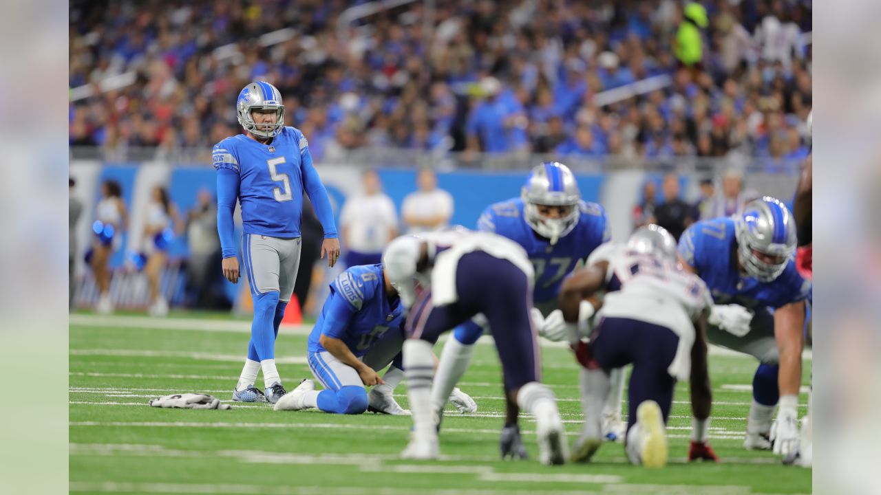 Detroit Lions' Matt Prater greets a fan before an NFL football