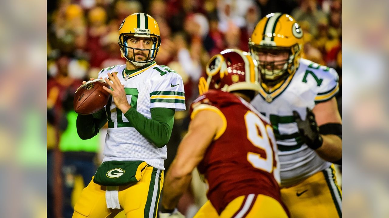 Aaron Rodgers, Packers dominate Washington in NFC wild card game, 35-18 –  New York Daily News