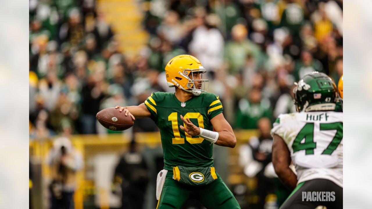 Green Bay Packers tight end Robert Tonyan (85) runs after the catch during  an NFL against the the Chicago Bears Sunday, Sept. 18, 2022, in Green Bay,  Wis. (AP Photo/Jeffrey Phelps Stock