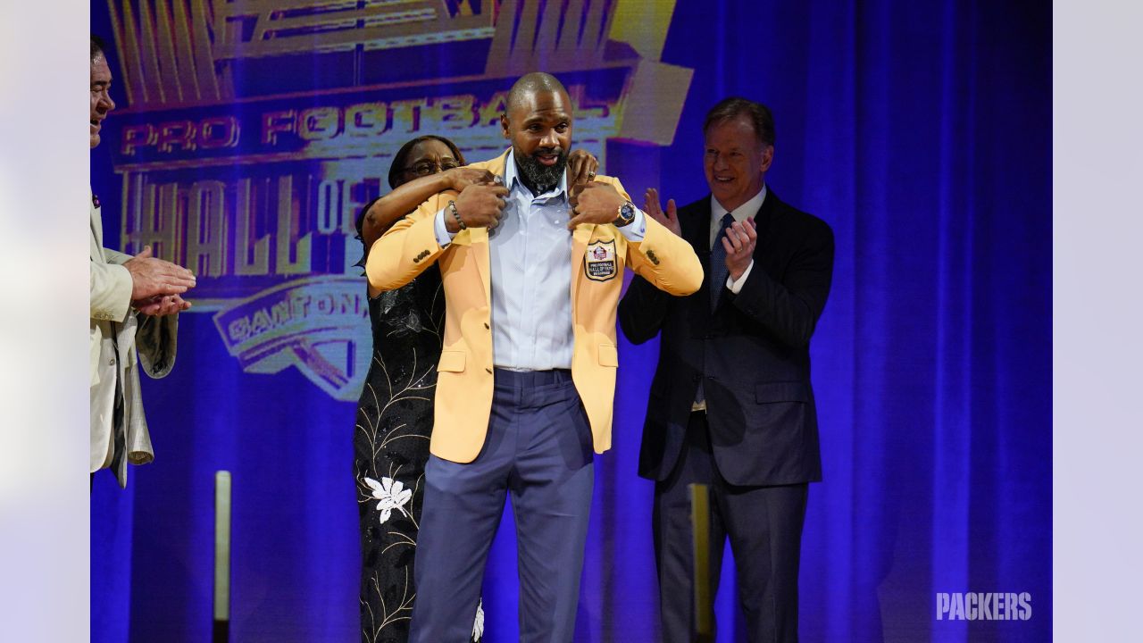 Charles Woodson's passion on full display as he enters Hall of Fame