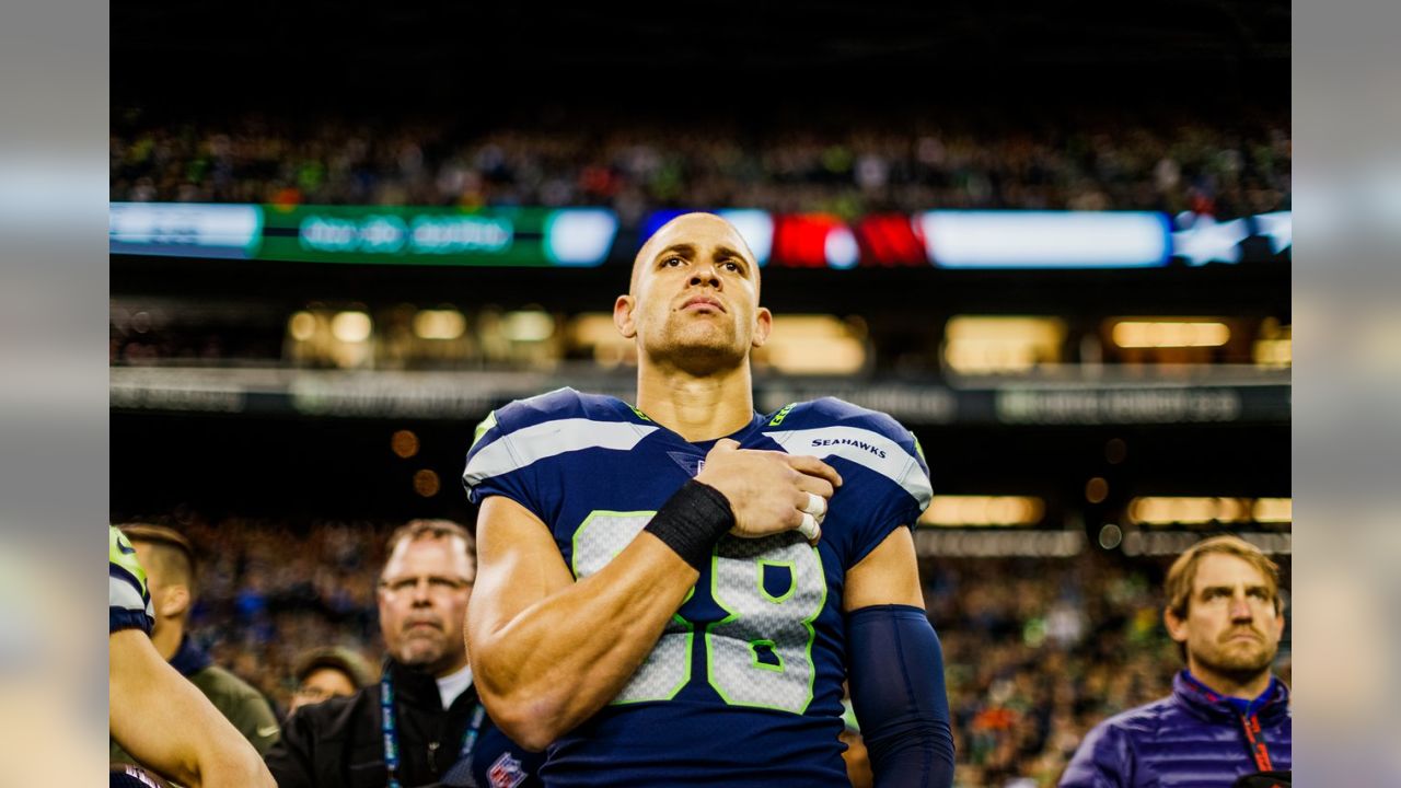 Fans still debating final spot of Packers' Jimmy Graham vs. Seahawks