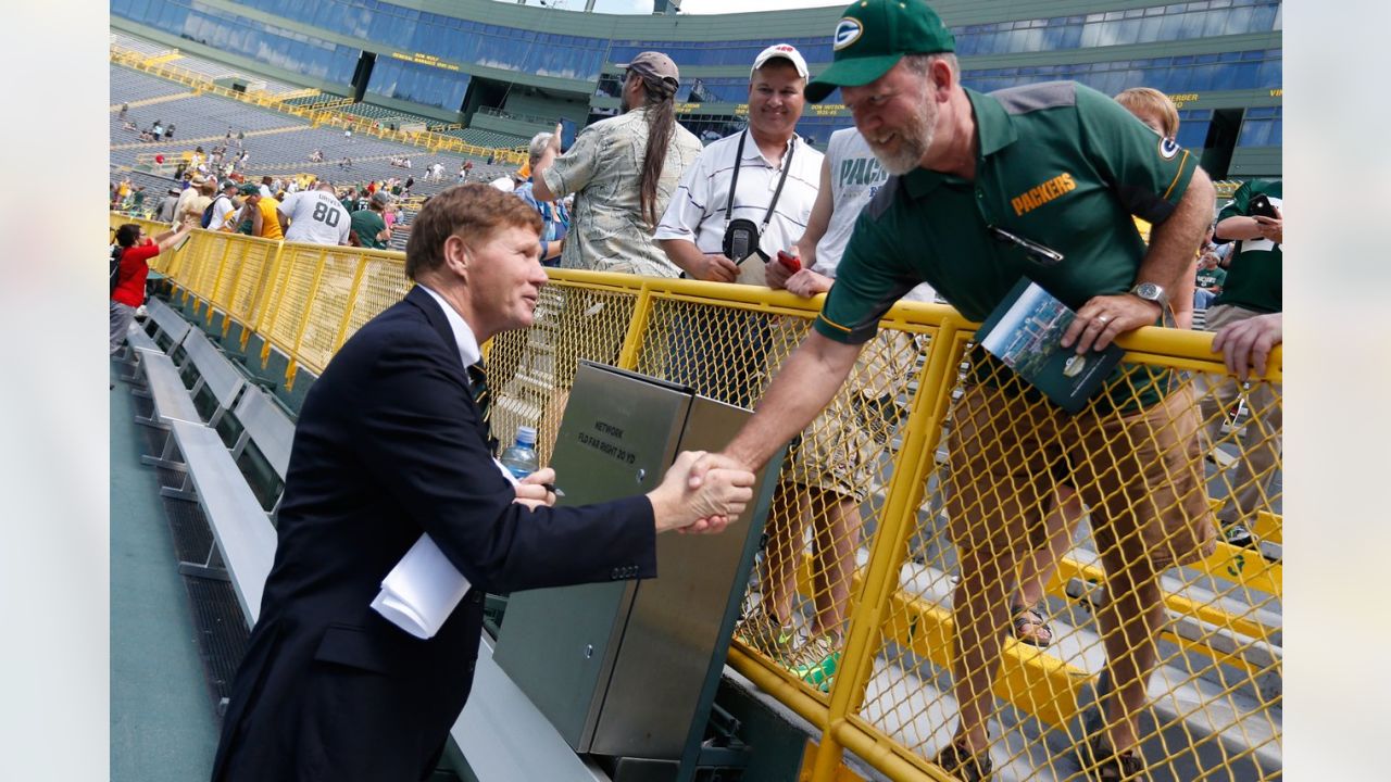 Packers fans from across the pond visit Lambeau