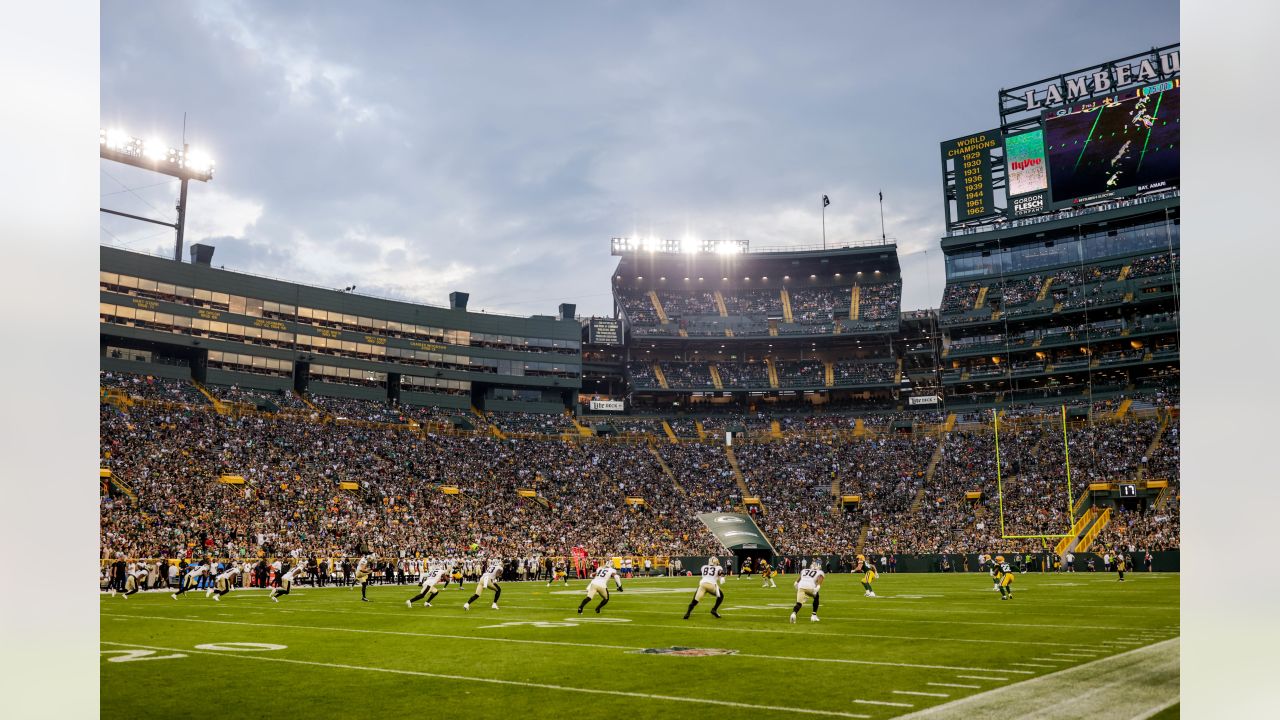 Green Bay Packers on X: 51-yard run to the HOUSE for Danny Etling &  @AaronRodgers12 is loving it! TOUCHDOWN! 