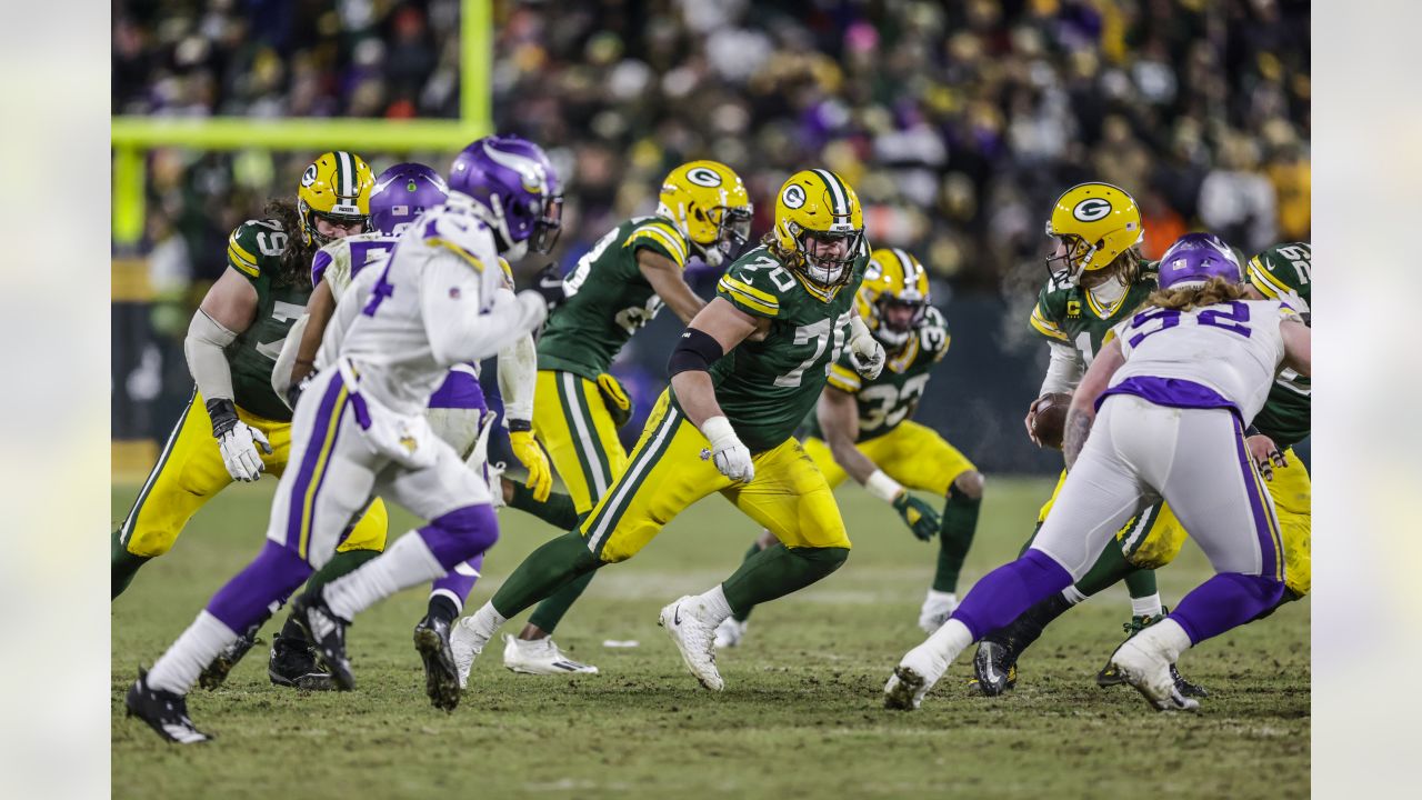 Aaron Rodgers makes another MVP statement in dominant win over Vikings