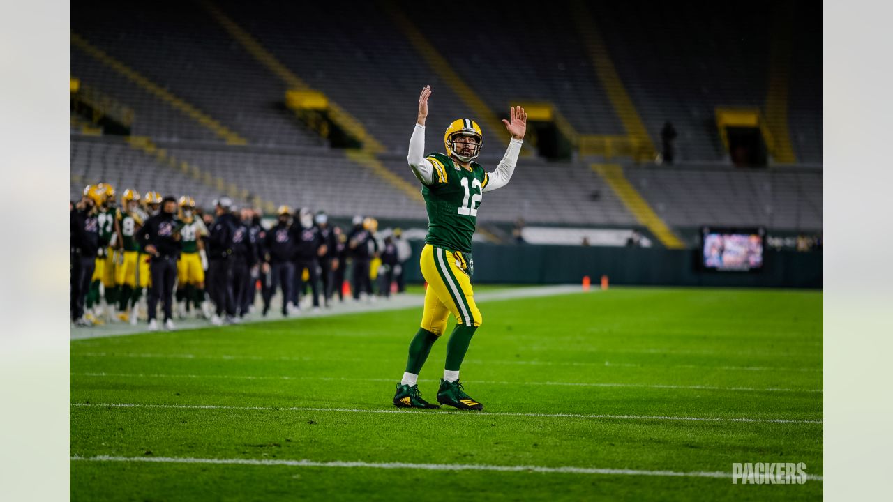 November 15, 2020: Green Bay Packers outside linebacker Za'Darius Smith #55  in action during the NFL Football game between the Jacksonville Jaguars and  the Green Bay Packers at Lambeau Field in Green