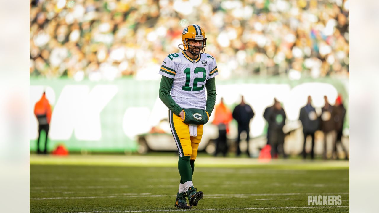 Aaron Rodgers signs bumper contract extension with Green Bay Packers