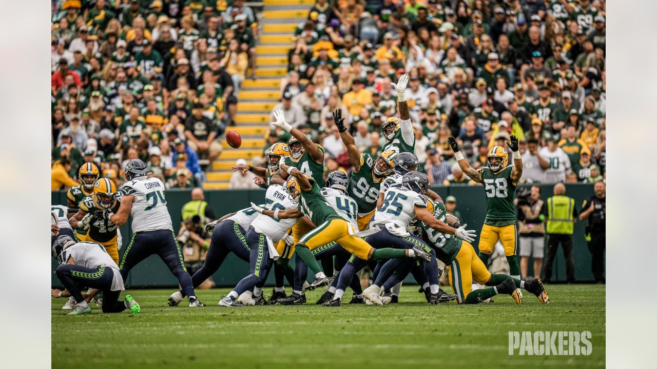 SEATTLE SEAHAWKS: Packers hang on, season comes to an end for Hawks at  Lambeau