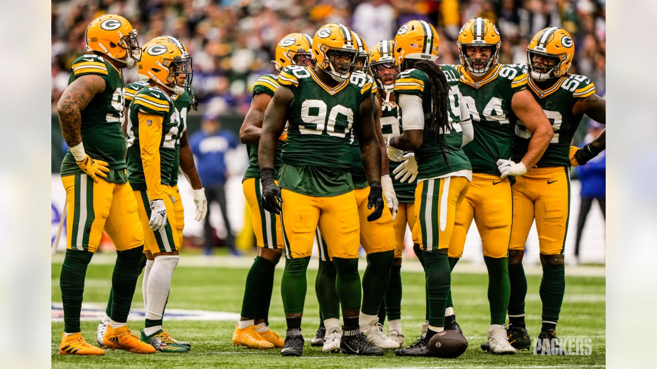 Green Bay limps home after shocking loss to Giants in London Wisconsin News  - Bally Sports