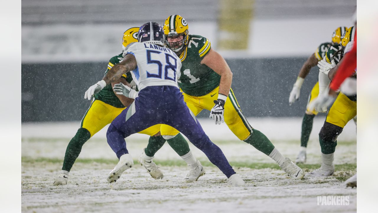 Derrick Henry was again Titans' lethal weapon, beating Packers 27-17 at a  freezing Lambeau Field