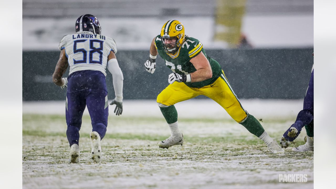 Derrick Henry was again Titans' lethal weapon, beating Packers 27-17 at a  freezing Lambeau Field