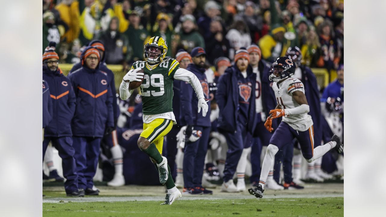 Rodgers Throws 4 TD Passes, Packers Defeat Bears 45-30, Chicago News