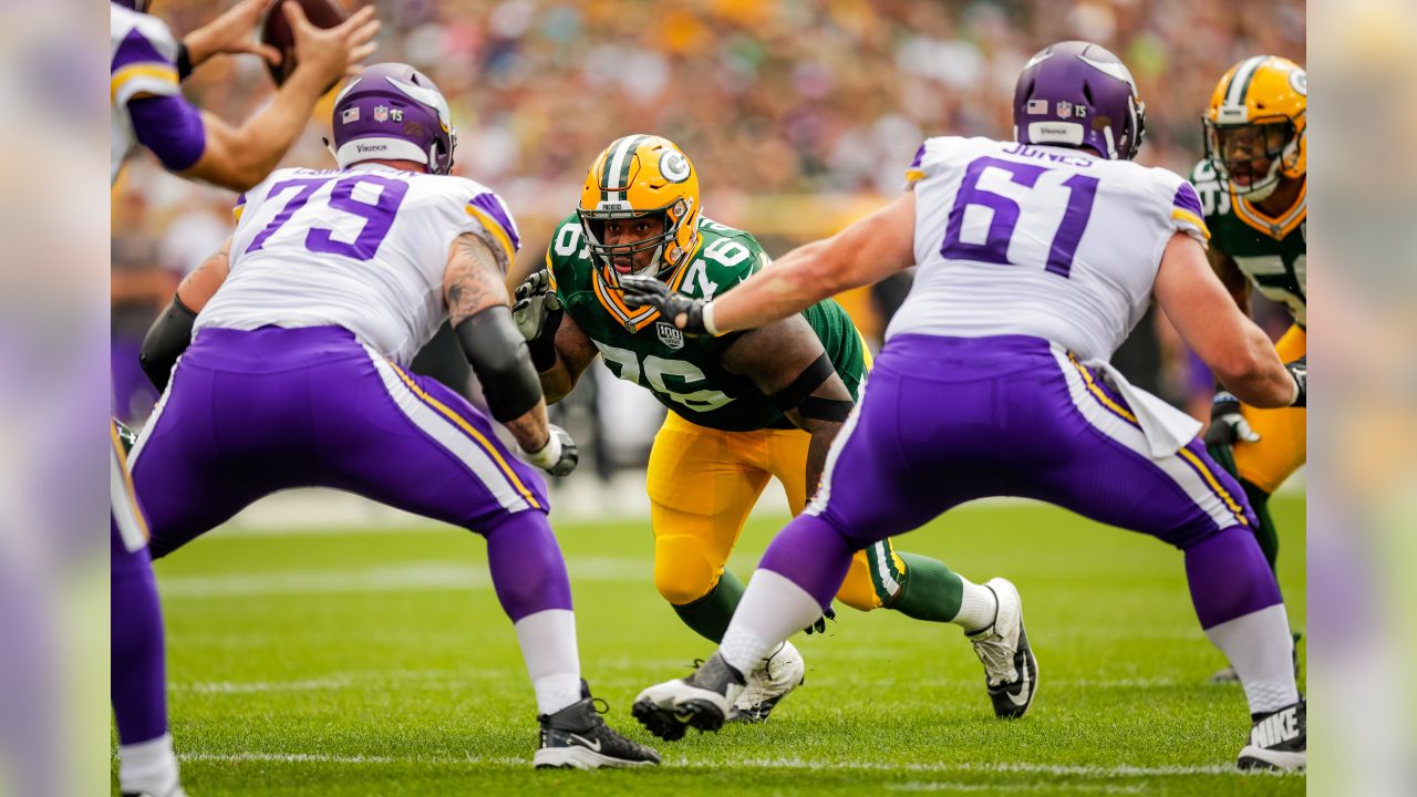 Wild game, weird ending as Packers, Vikings tie