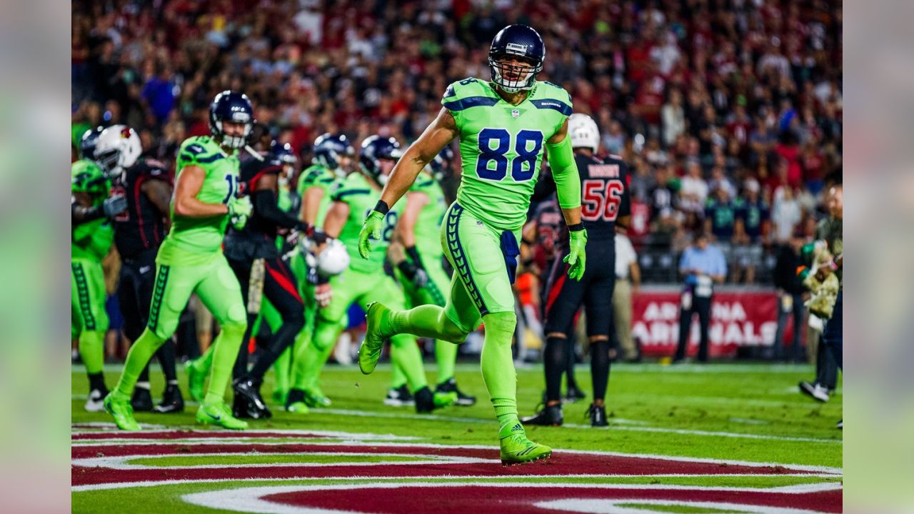 Photoshopped Jimmy Graham in Seahawks uniform : r/Seahawks