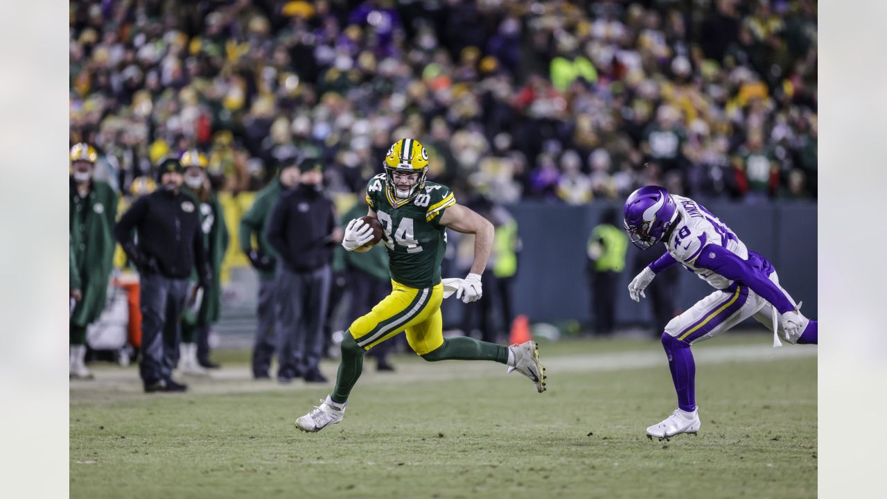 Aaron Rodgers makes another MVP statement in dominant win over Vikings