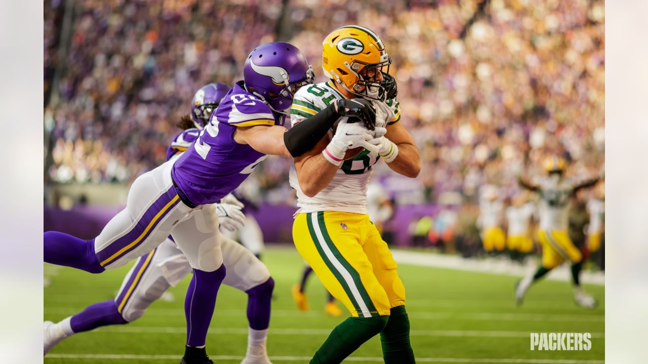 Packers dismantle Vikings, scoring in all three phases en route to