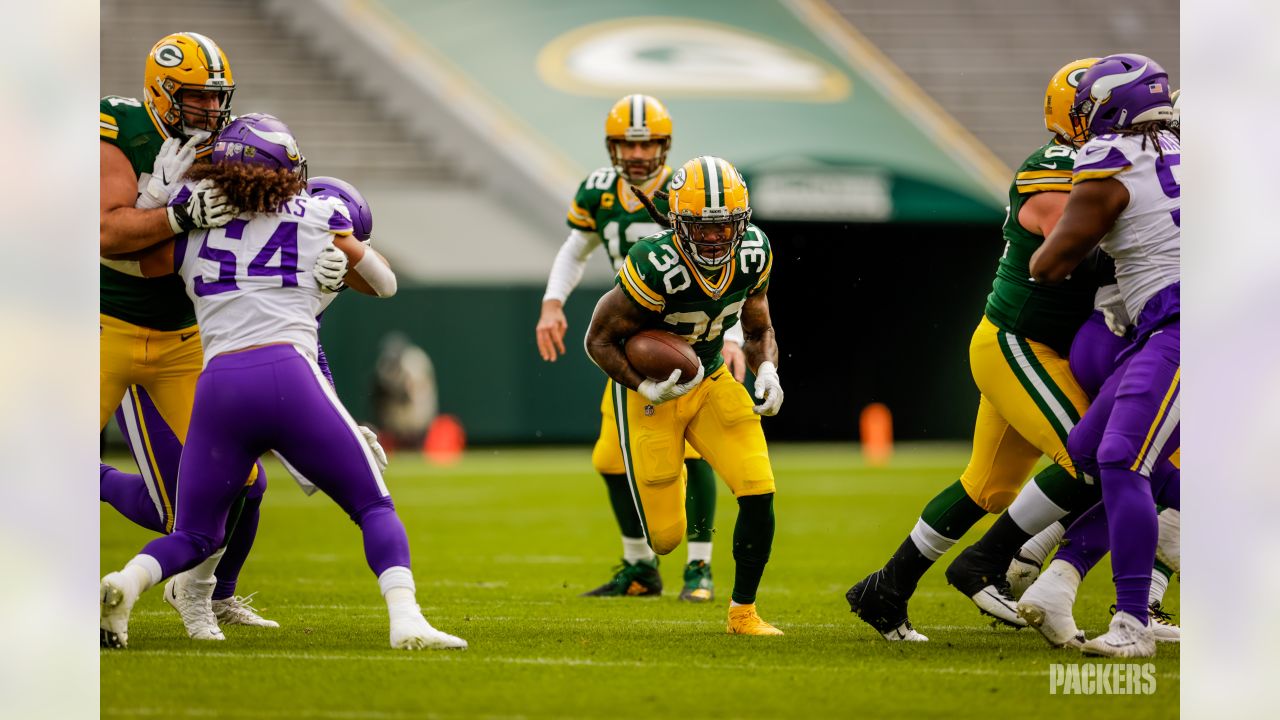 Cook's 4 TDs help Vikings knock off Packers 28-22