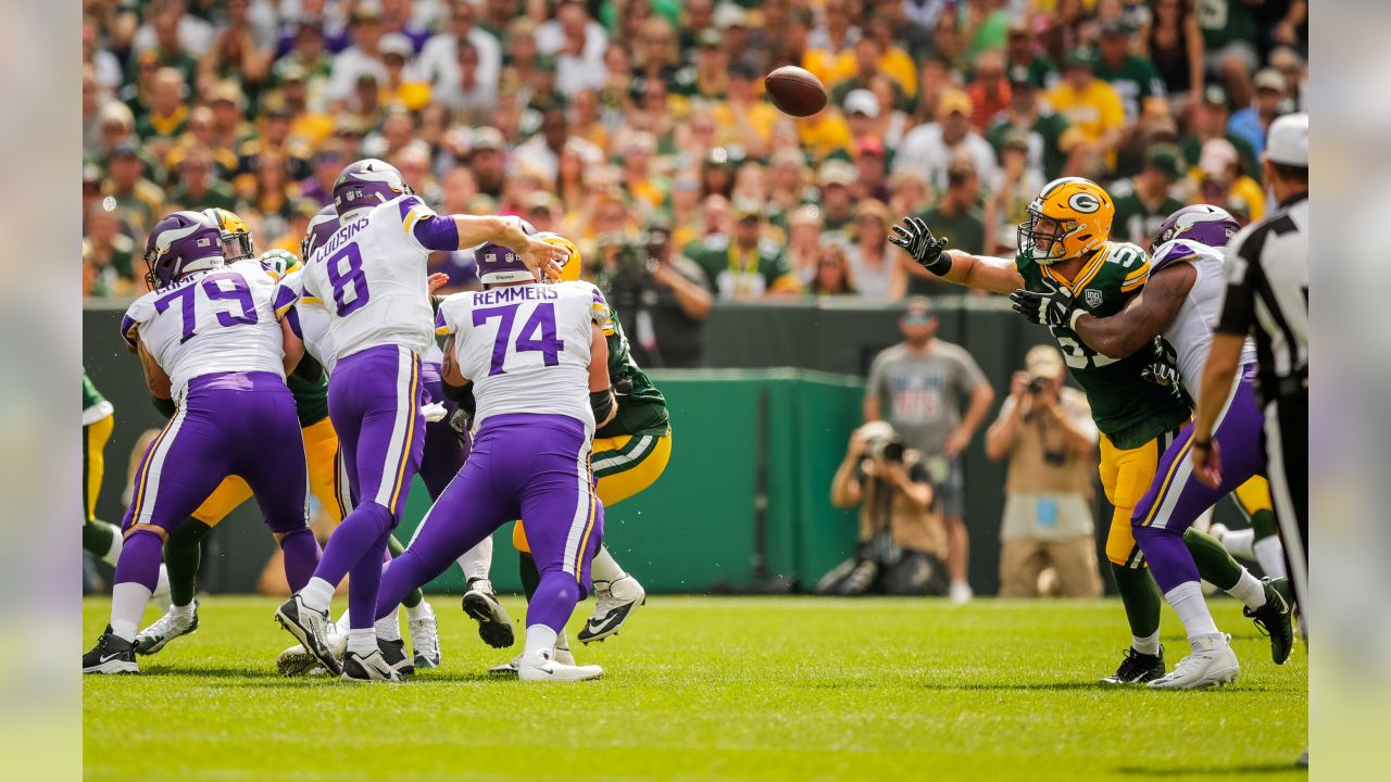 Packers thump Vikings, now in driver's seat for playoff berth, Packers