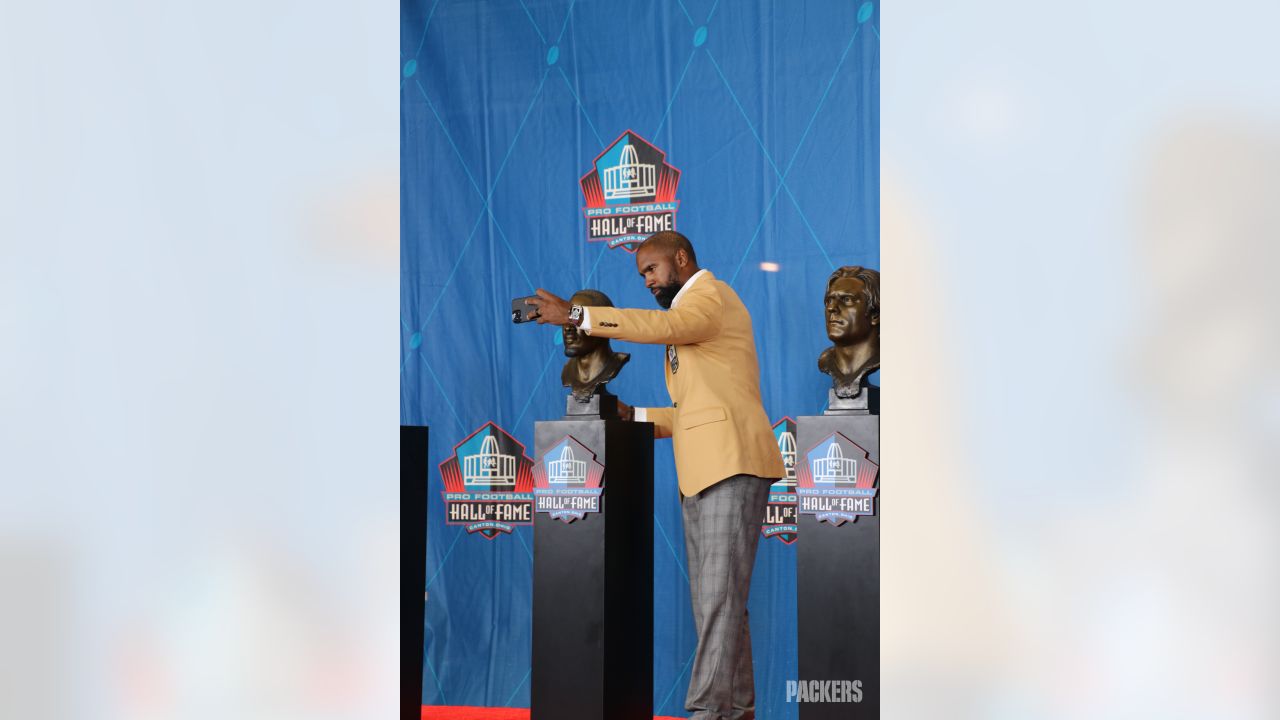 Packers great Charles Woodson focuses on family in Hall of Fame speech