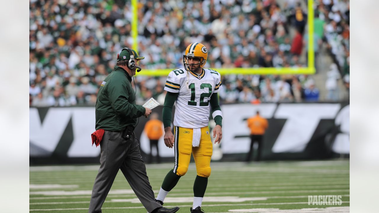 Aaron Rodgers signs bumper contract extension with Green Bay Packers