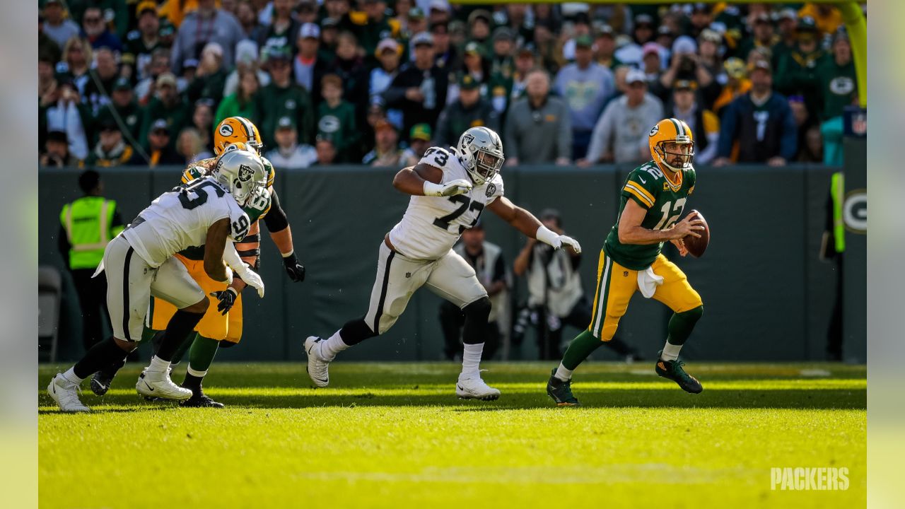 Aaron Rodgers had a perfect passer rating Sunday. How does that work?