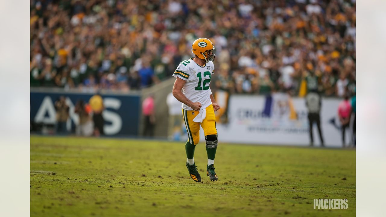 Aaron Rodgers signs bumper contract extension with Green Bay Packers