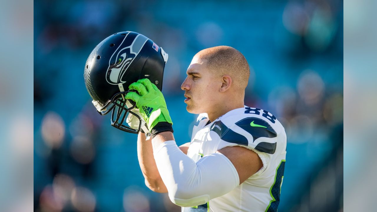 Five-time Pro Bowl tight end Jimmy Graham reunites with Saints in NFL  comeback attempt